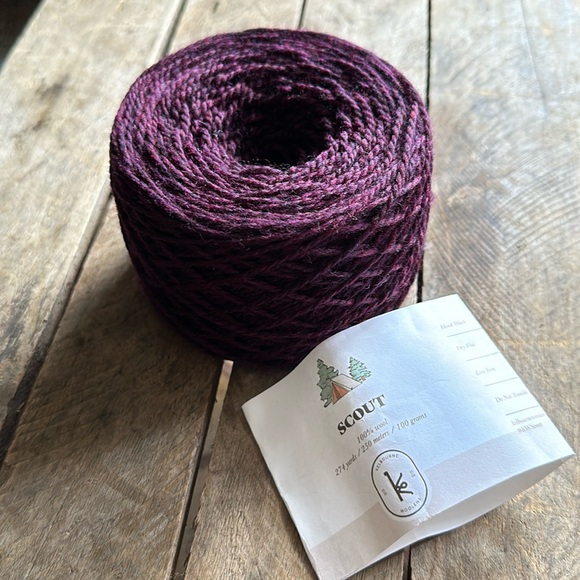 Luxury hand dyed yarn Kelbourne Woolens Scout - Picture 1 of 4